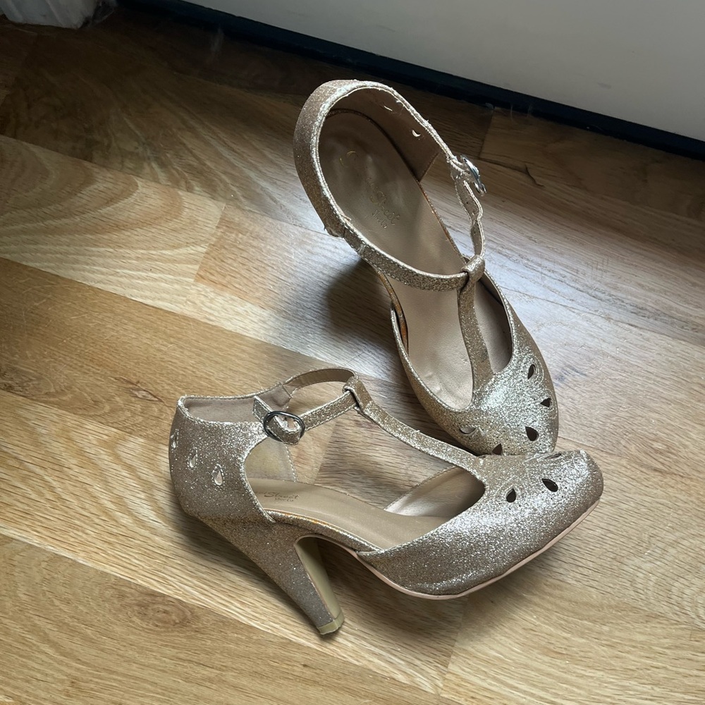 ModCloth T Bar Heels